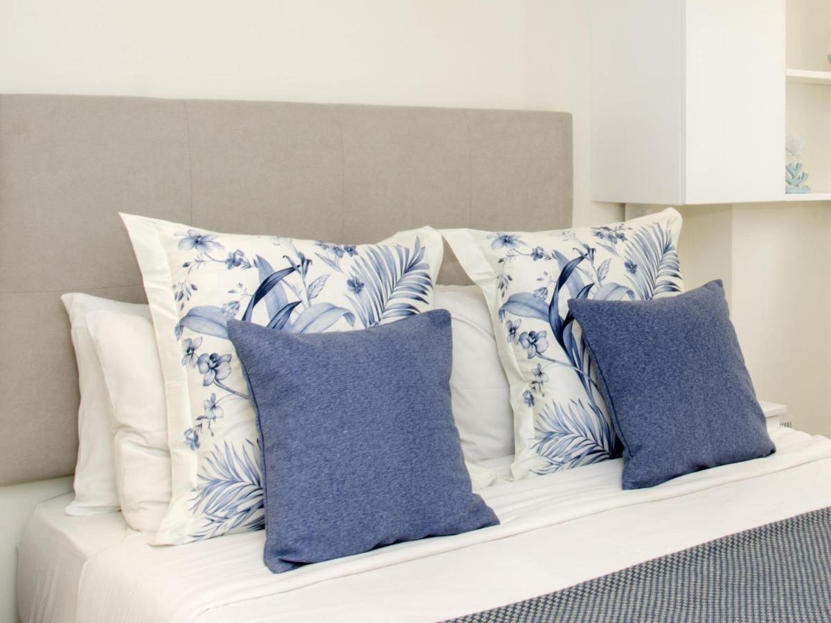 Sitges Spaces Oasis Suites- 4 Bedroom, 4 Ensuite Bathrooms, Terrace, Pool, Sitges Centre エクステリア 写真