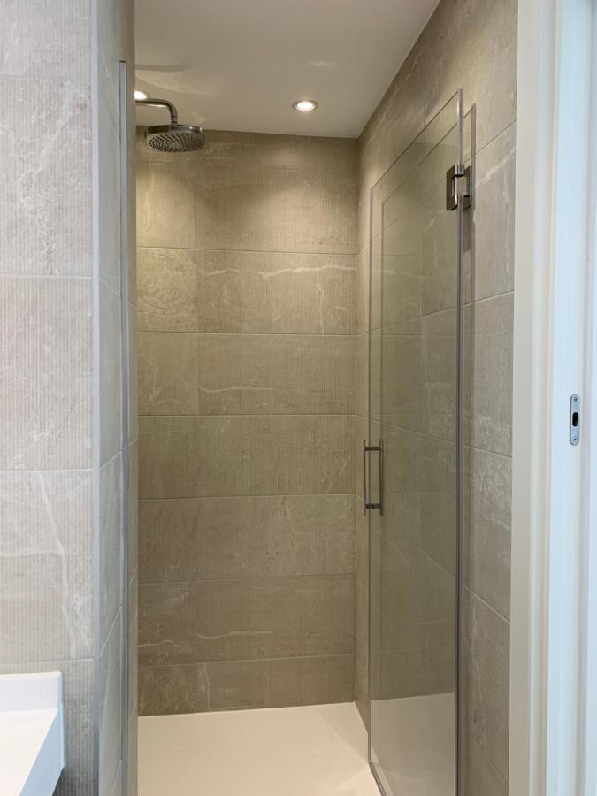 Sitges Spaces Oasis Suites- 4 Bedroom, 4 Ensuite Bathrooms, Terrace, Pool, Sitges Centre エクステリア 写真