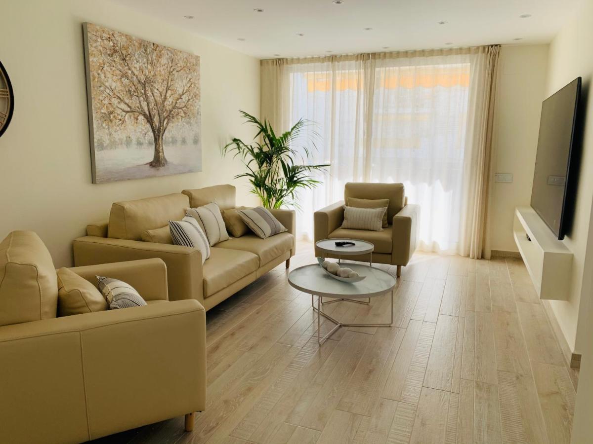Sitges Spaces Oasis Suites- 4 Bedroom, 4 Ensuite Bathrooms, Terrace, Pool, Sitges Centre エクステリア 写真