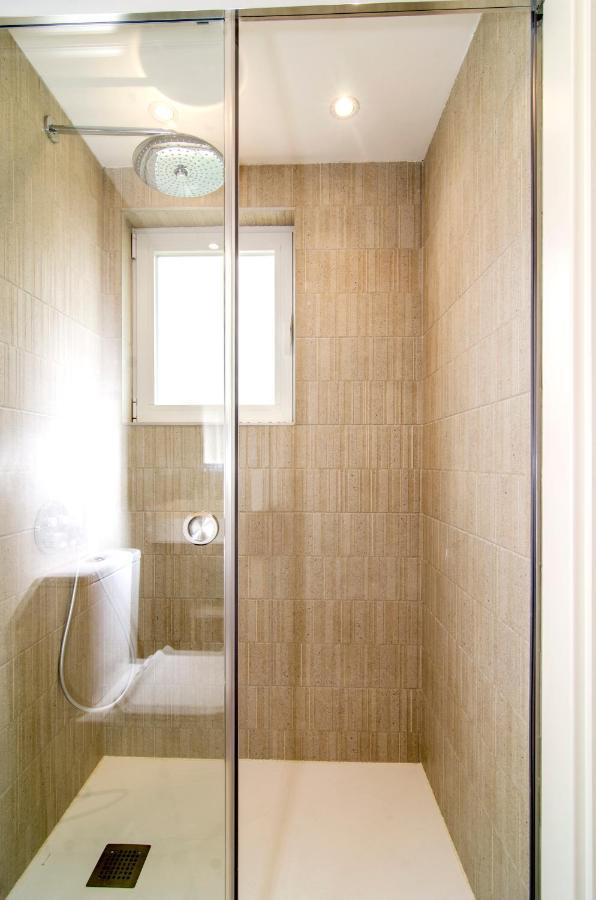 Sitges Spaces Oasis Suites- 4 Bedroom, 4 Ensuite Bathrooms, Terrace, Pool, Sitges Centre エクステリア 写真