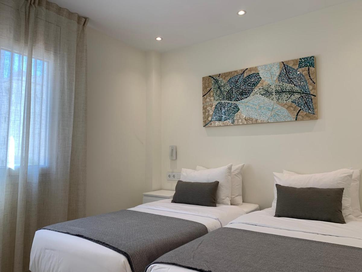 Sitges Spaces Oasis Suites- 4 Bedroom, 4 Ensuite Bathrooms, Terrace, Pool, Sitges Centre エクステリア 写真